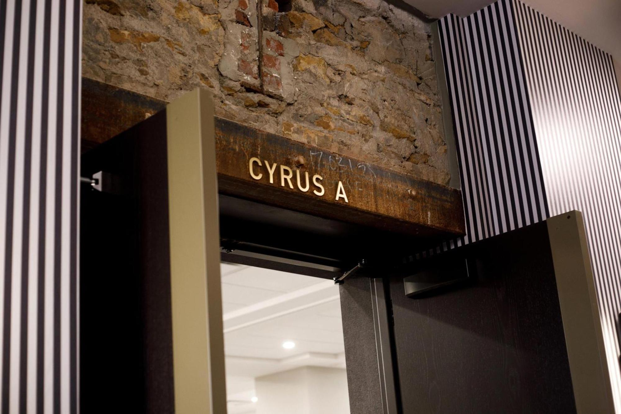 Cyrus Hotel, Topeka, A Tribute Portfolio Hotel Bagian luar foto